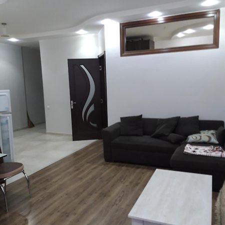 Mari Apartment Batumi Esterno foto
