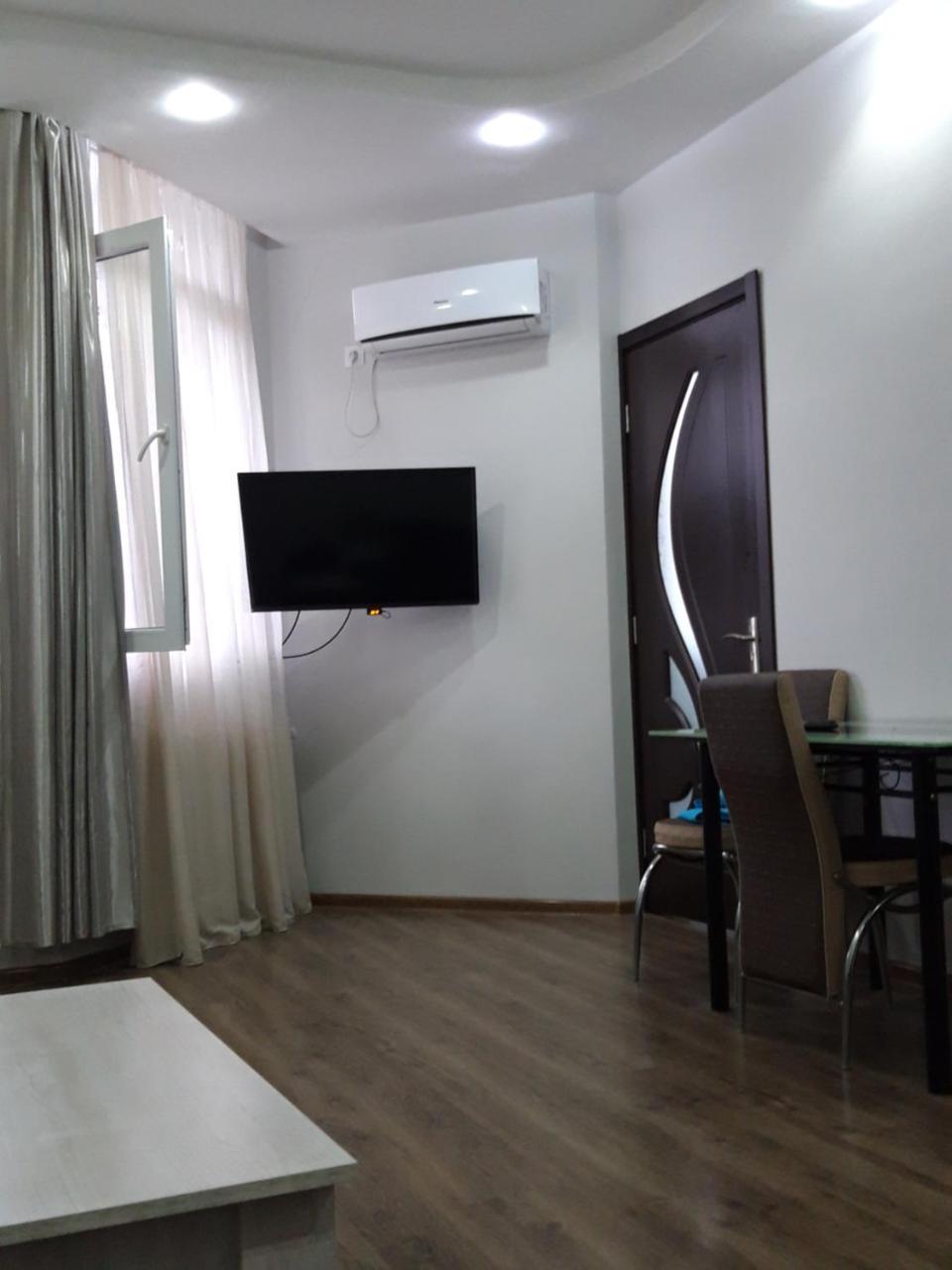 Mari Apartment Batumi Esterno foto
