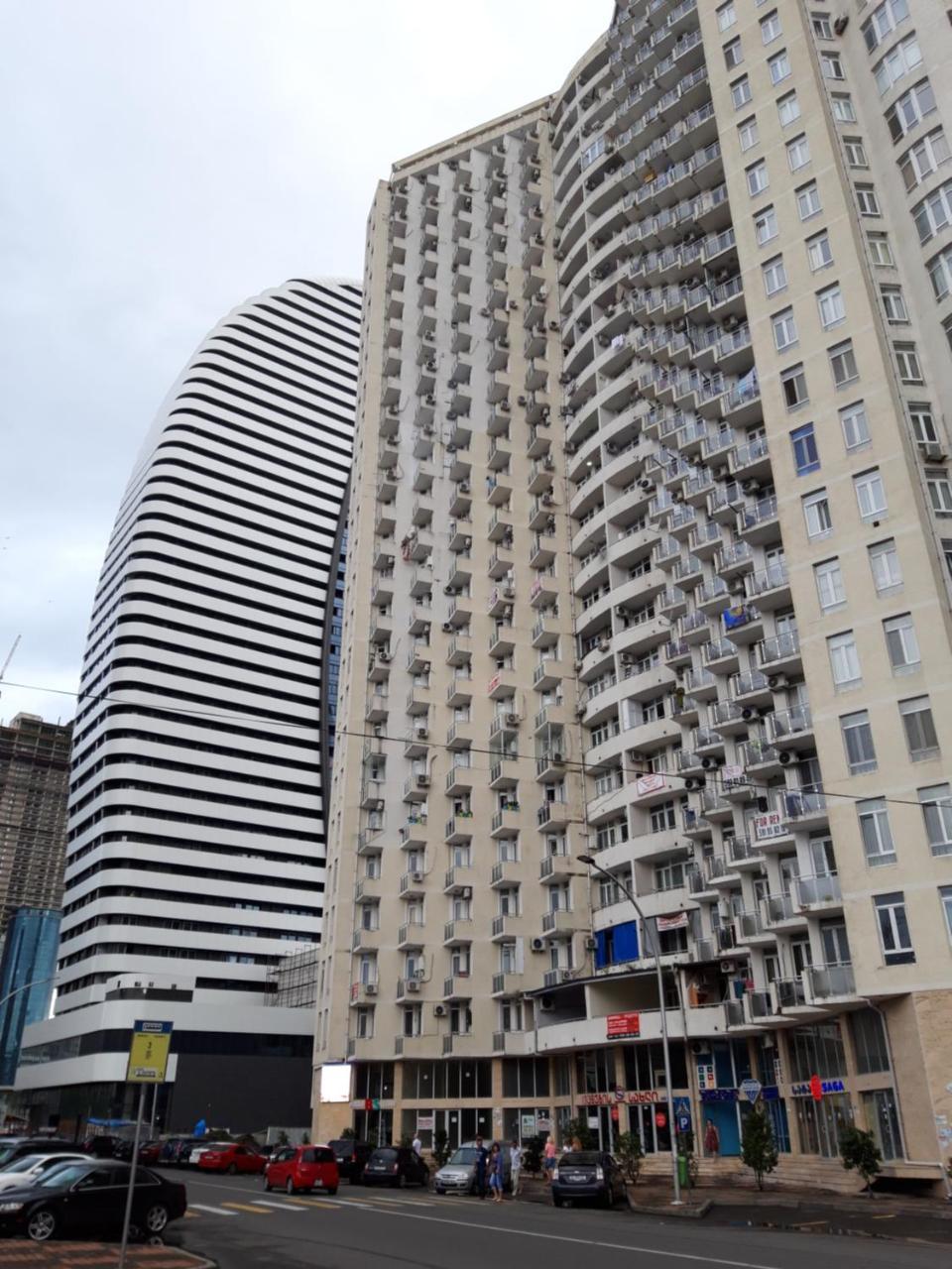 Mari Apartment Batumi Esterno foto