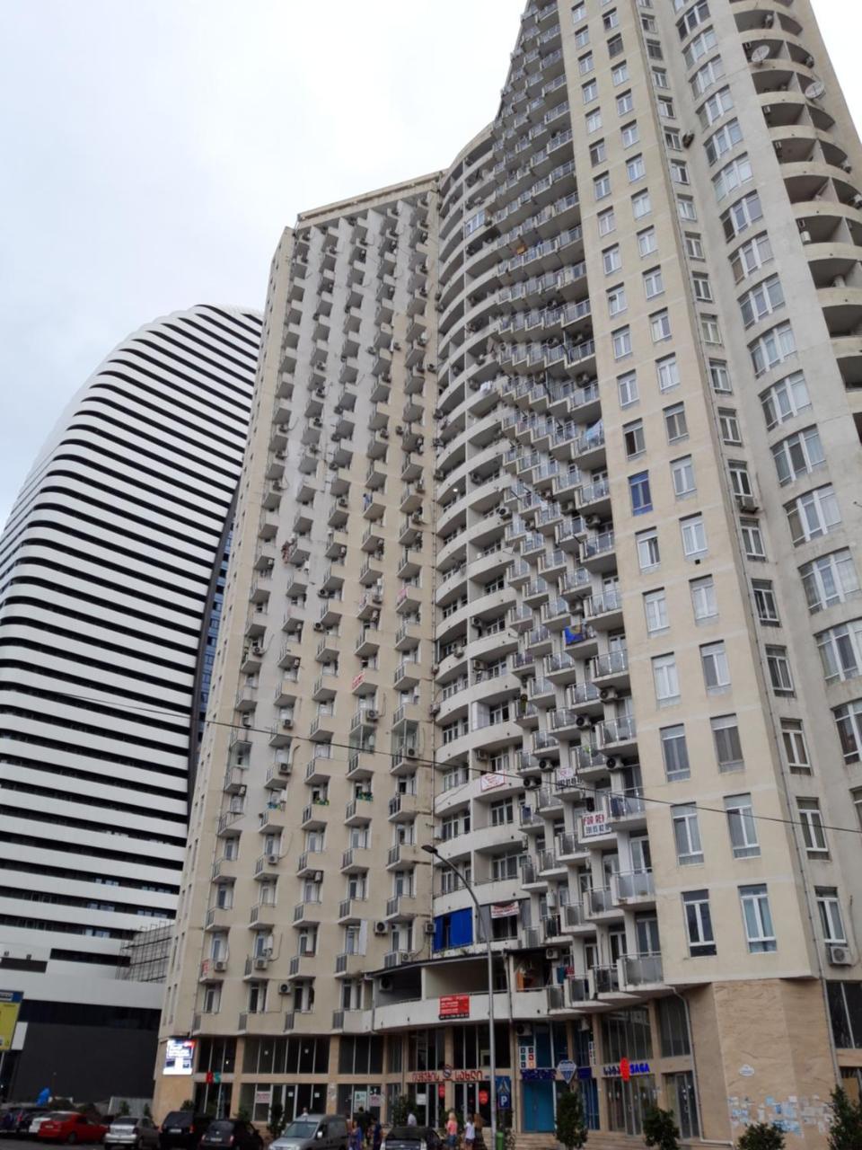 Mari Apartment Batumi Esterno foto